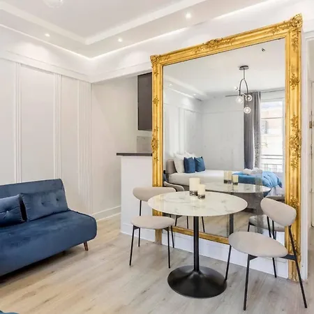 Cozy 17th Near Arc De Triomphe * Parigi