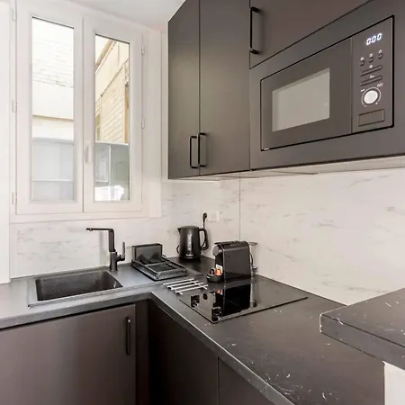 Cozy 17th Near Arc De Triomphe Apartment Paris